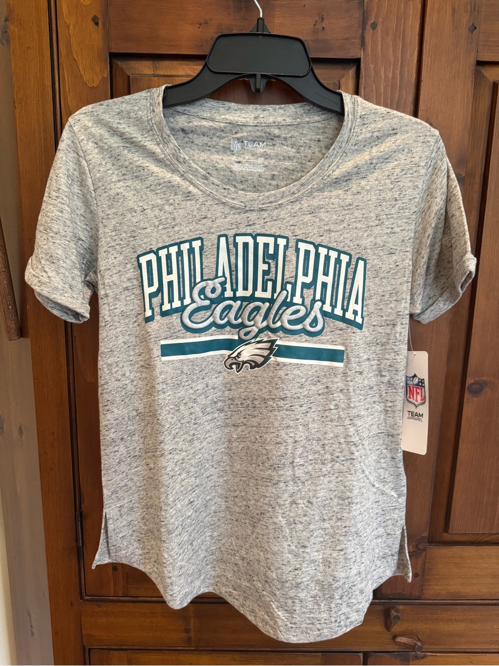NFL Ladies Small Philadelphia Eagles Rolled Short Sleeve Gray Graphic Tee NWT